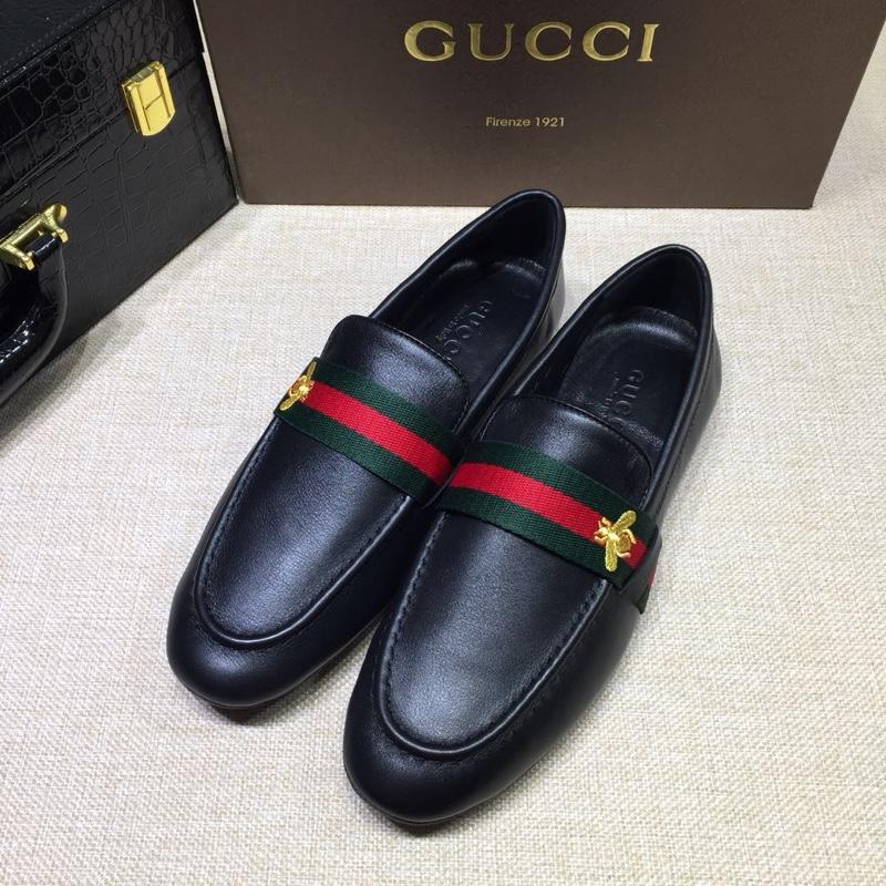 Gucci Black Leather loafer With Bee MS07553