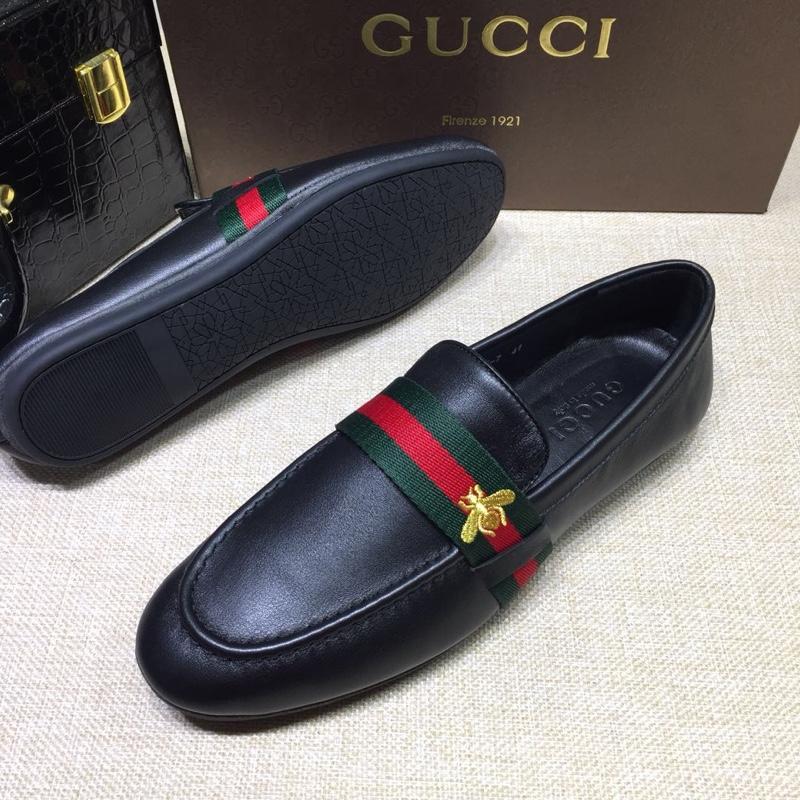 Gucci Black Leather loafer With Bee MS07553