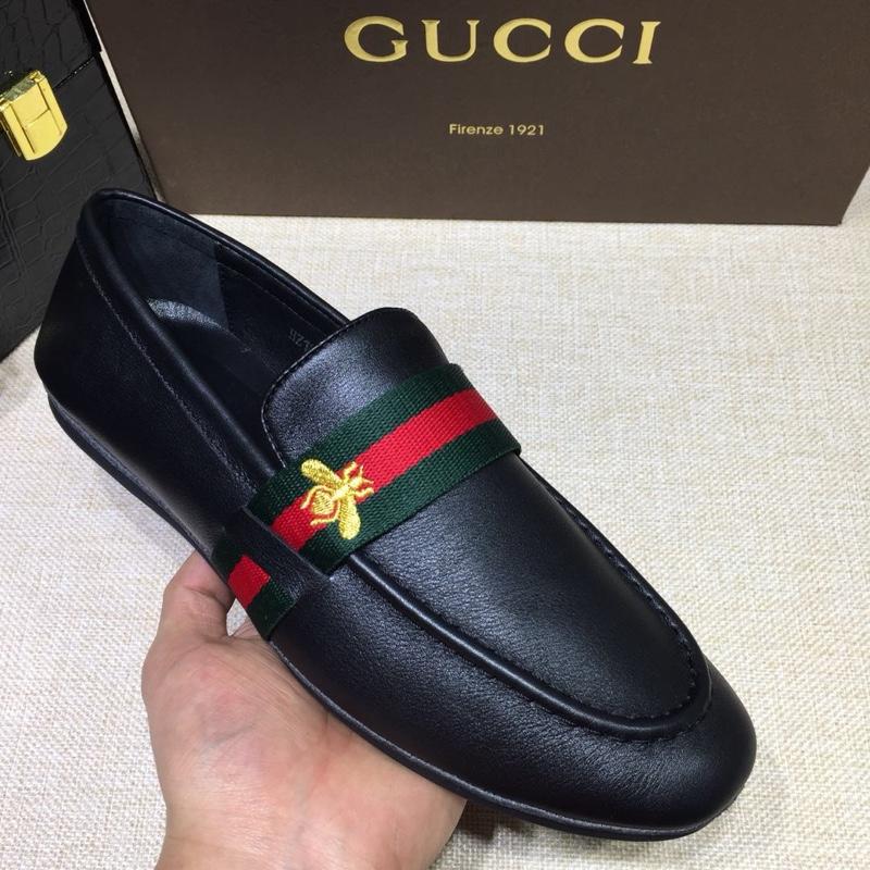 Gucci Black Leather loafer With Bee MS07553