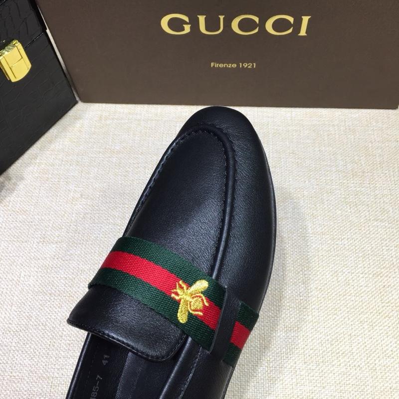 Gucci Black Leather loafer With Bee MS07553