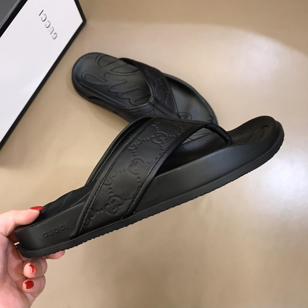 Gucci black flip-flop MS02657