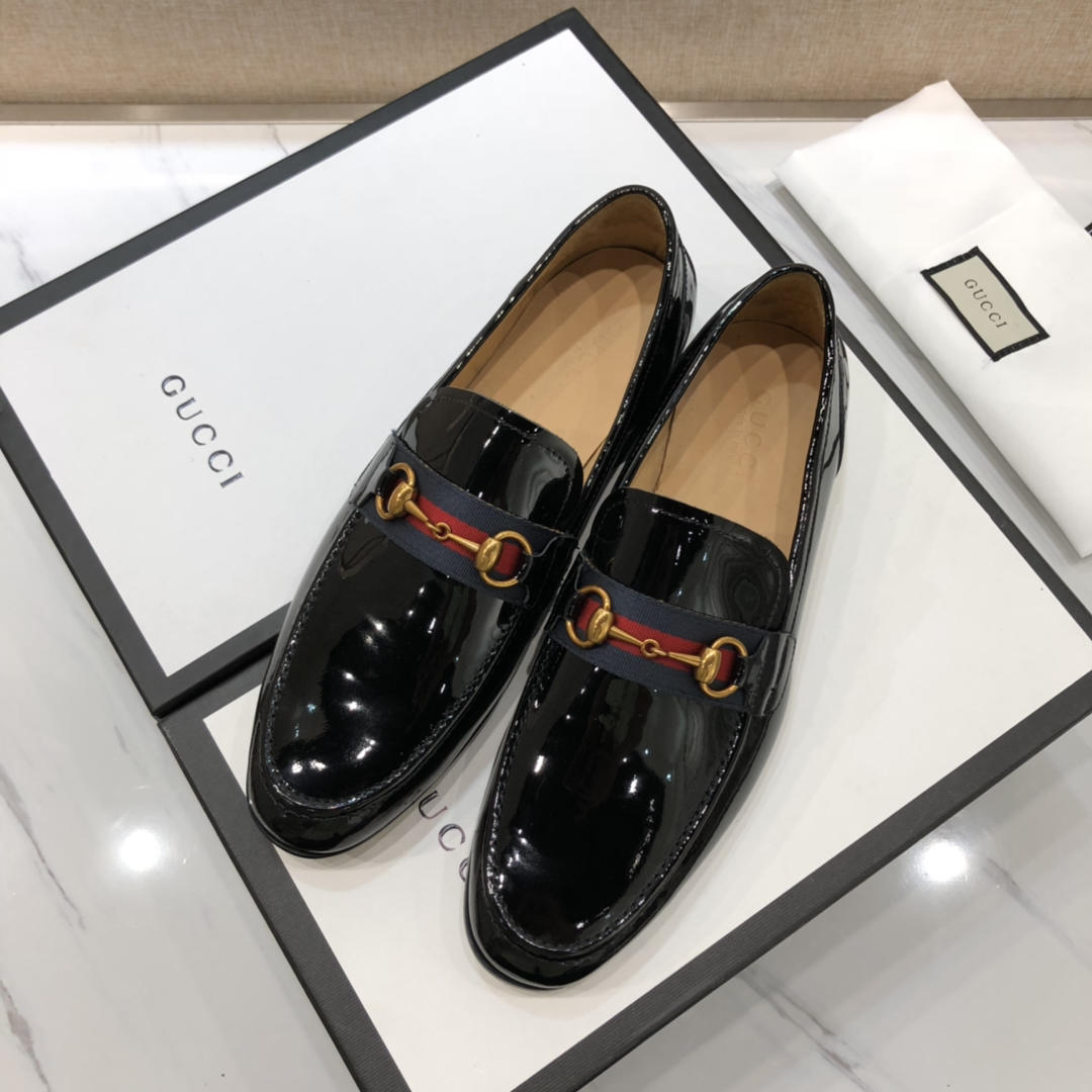 Gucci Black Bright Leather loafer with GG Web MS07535