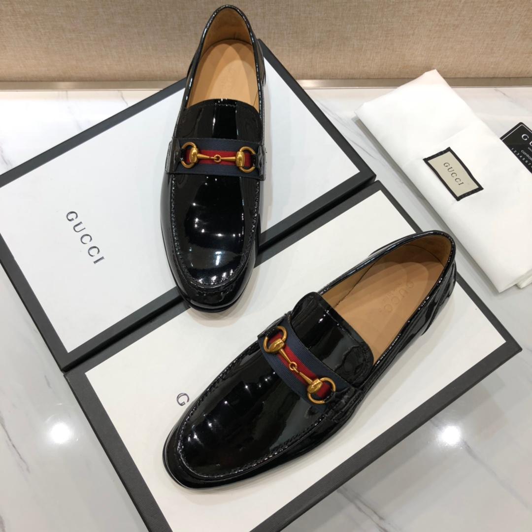 Gucci Black Bright Leather loafer with GG Web MS07535