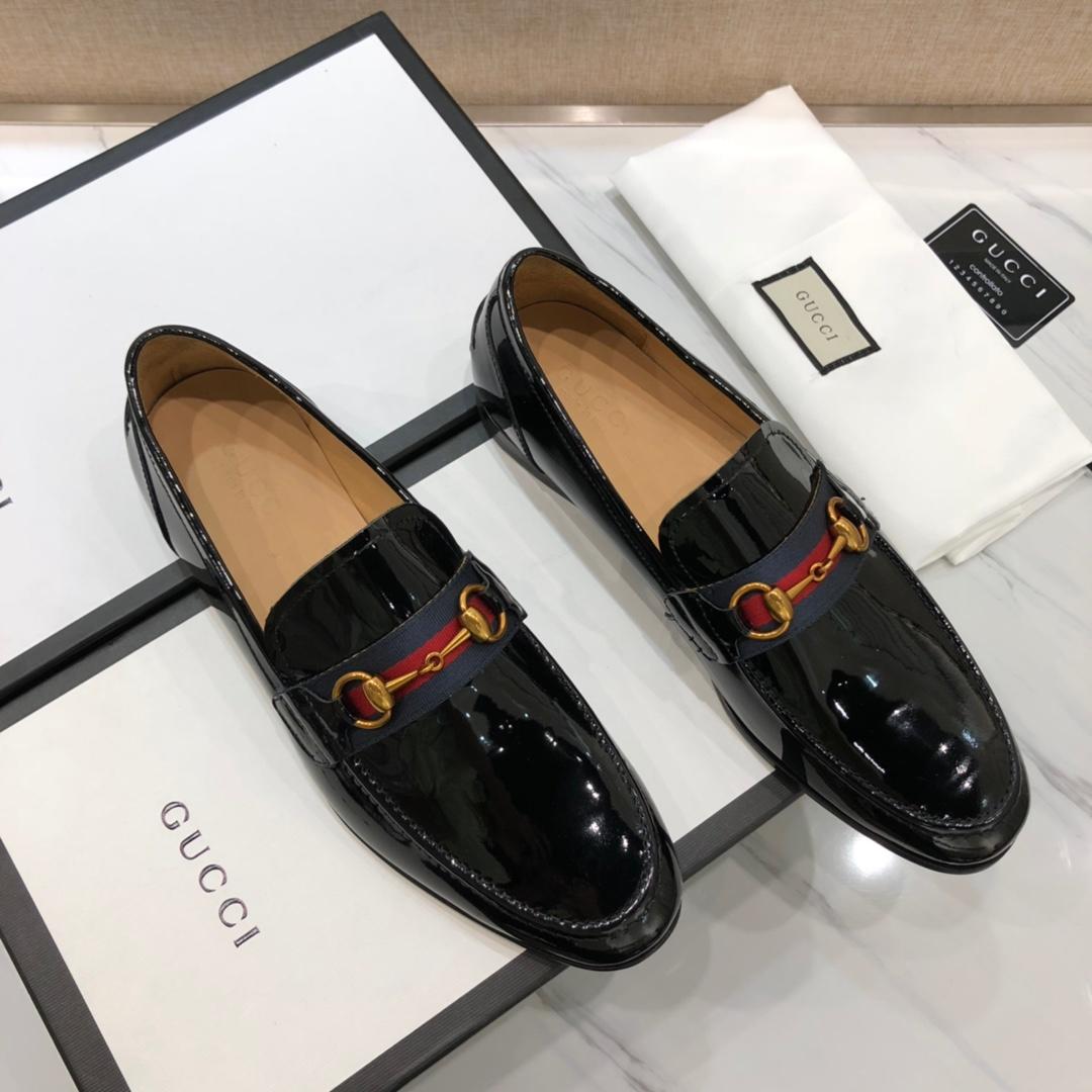 Gucci Black Bright Leather loafer with GG Web MS07535