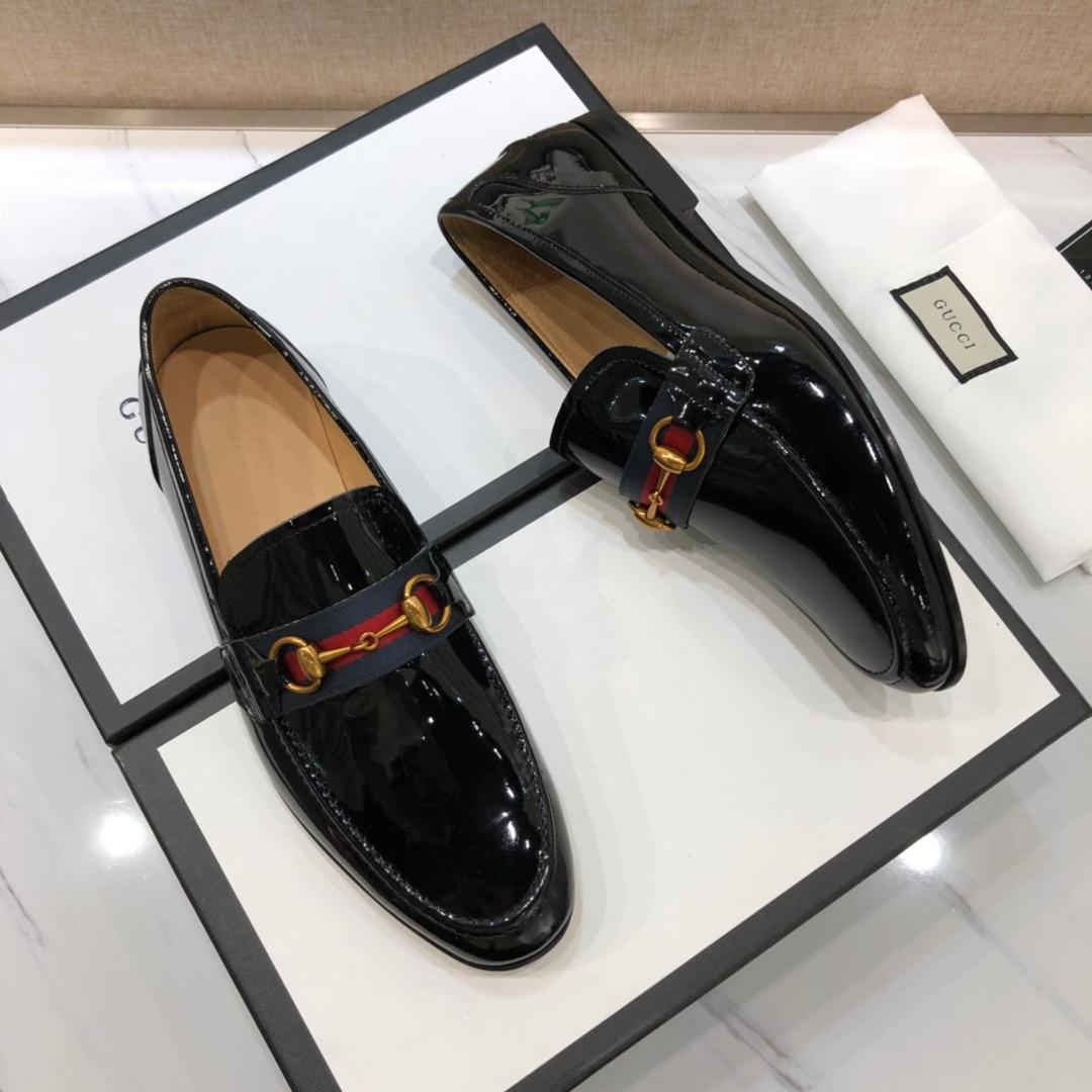 Gucci Black Bright Leather loafer with GG Web MS07535