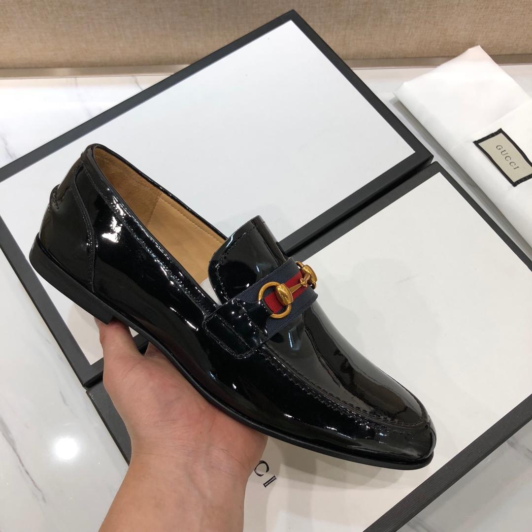 Gucci Black Bright Leather loafer with GG Web MS07535