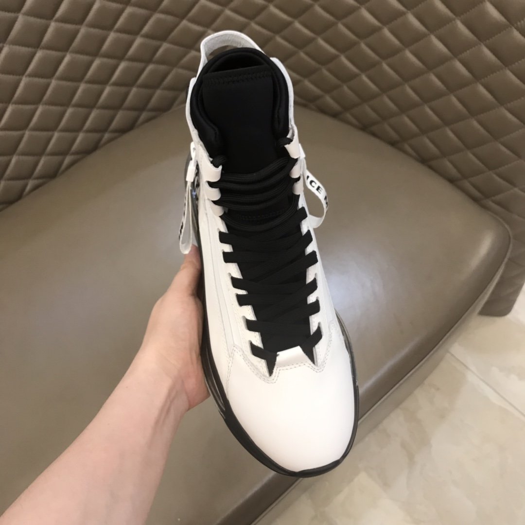 Givenchy High Quality Sneakers white and black Transparent sole with black printed heel MS021056