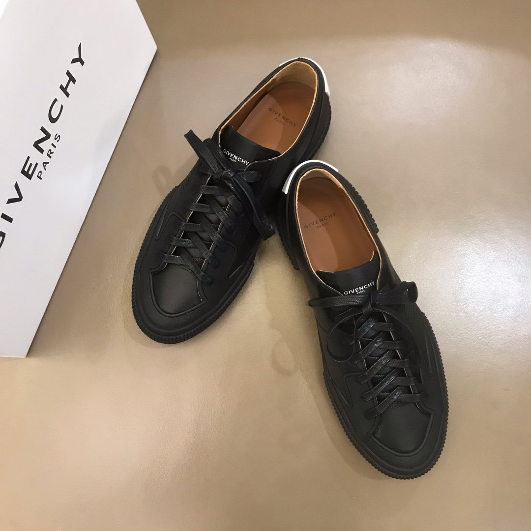 Givenchy High Quality Sneakers black and black rubber sole with White heel MS021144