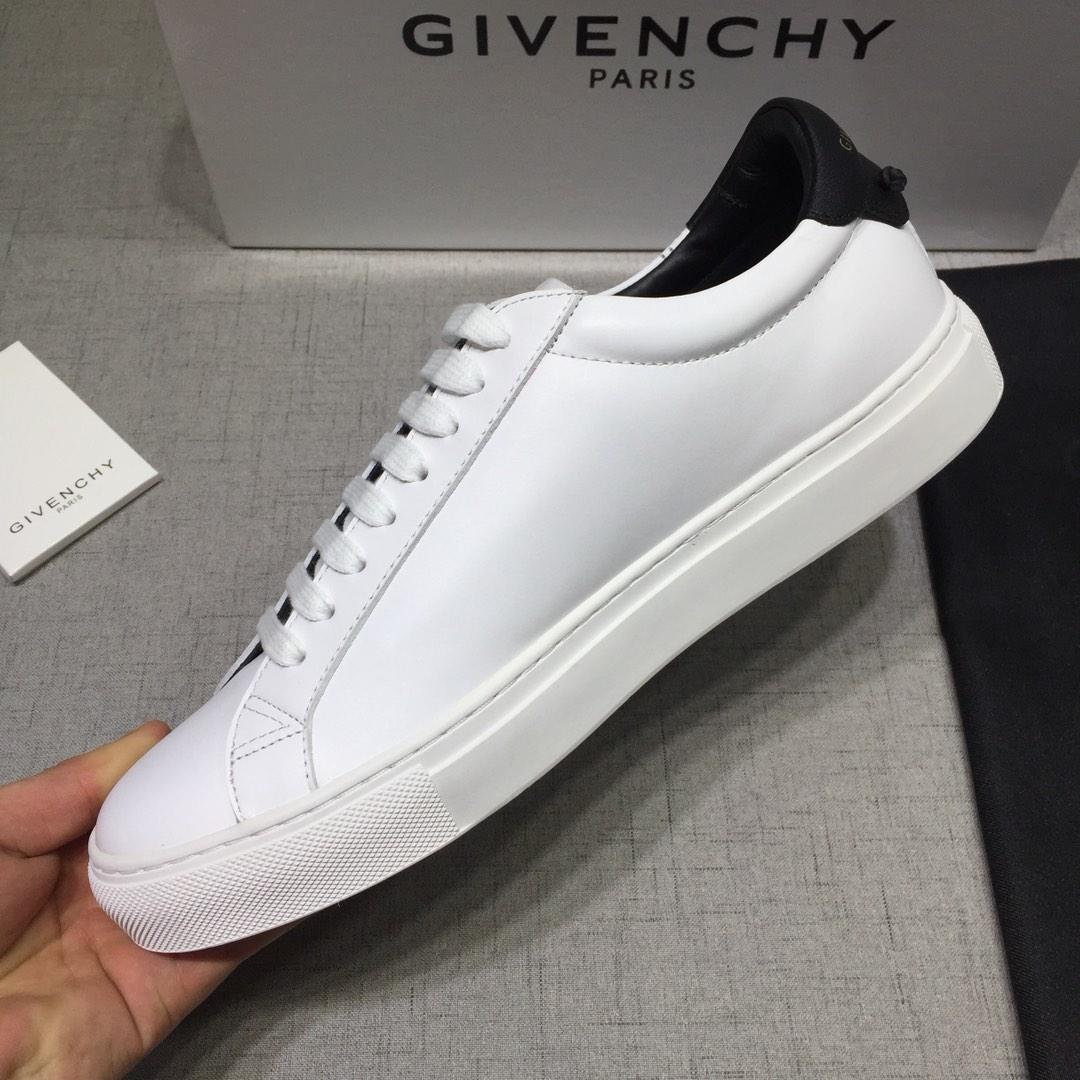 Givenchy Fashion Sneakers White and Embroidered upper with White sole MS07443