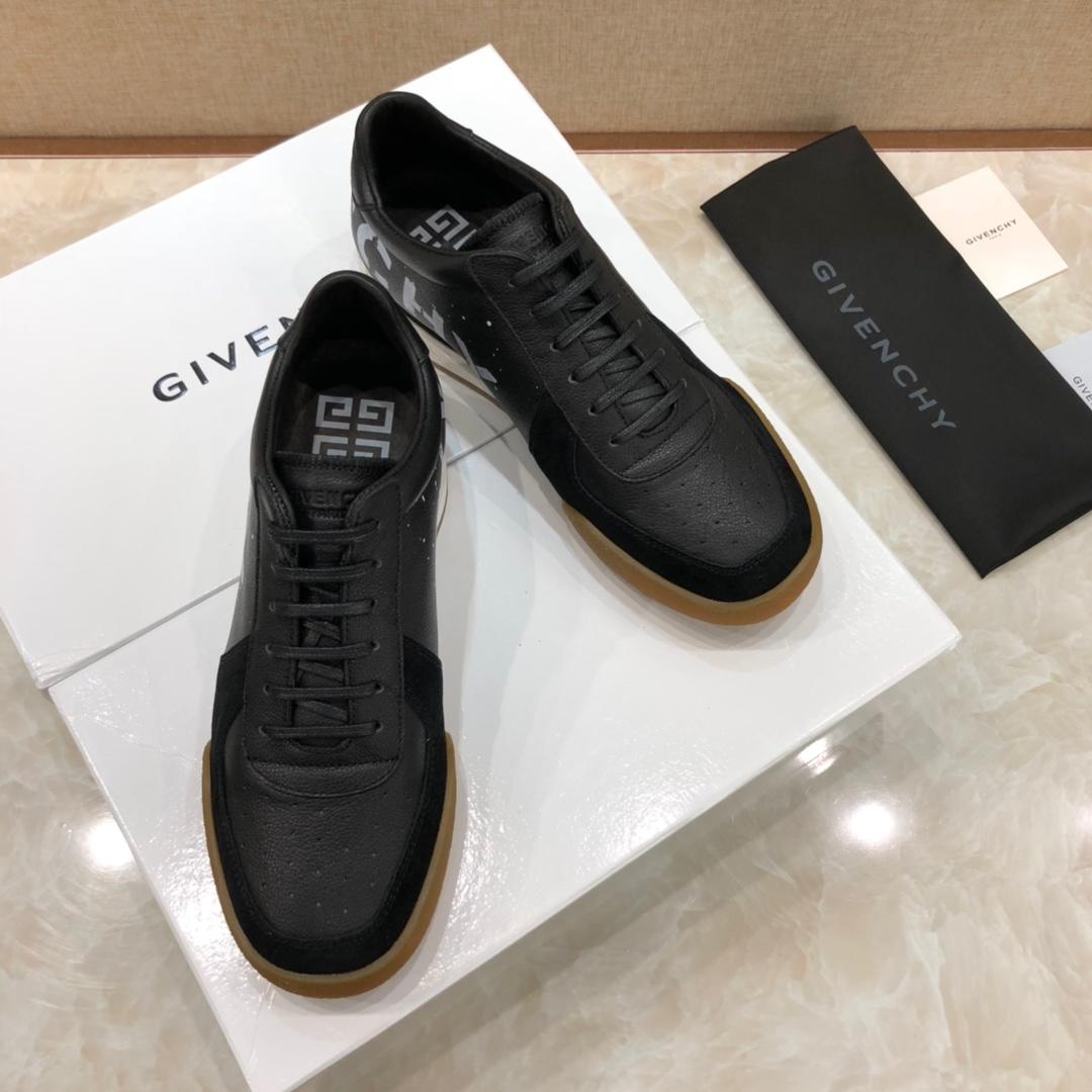 Givenchy Fashion Sneakers Black and White print MS07435