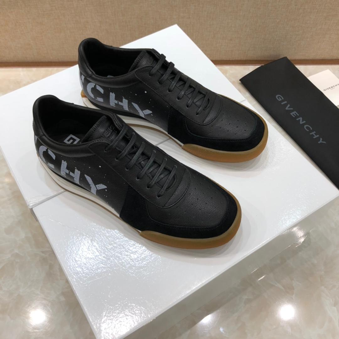 Givenchy Fashion Sneakers Black and White print MS07435