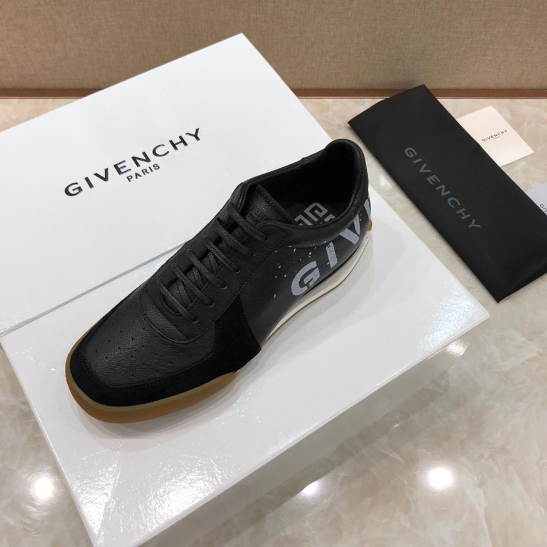 Givenchy Fashion Sneakers Black and White print MS07435