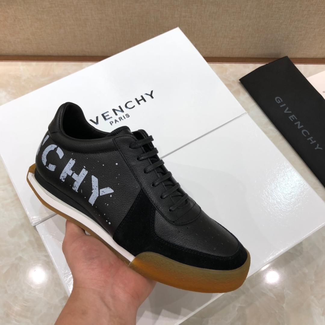 Givenchy Fashion Sneakers Black and White print MS07435