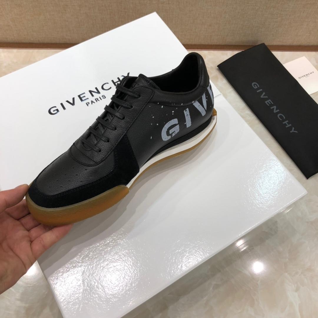 Givenchy Fashion Sneakers Black and White print MS07435