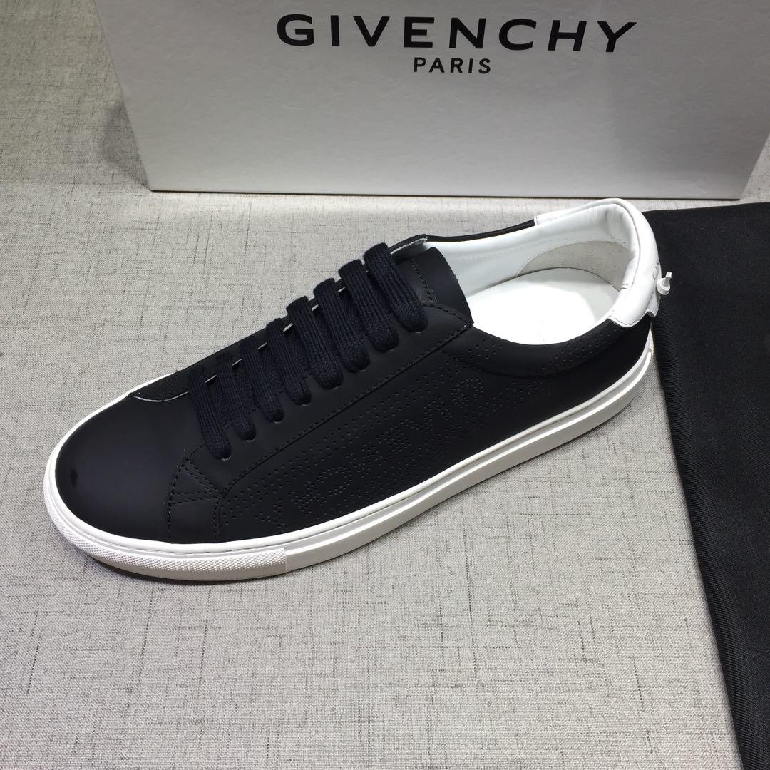 Givenchy Fashion Sneakers black and Embroidered upper with White sole MS07442