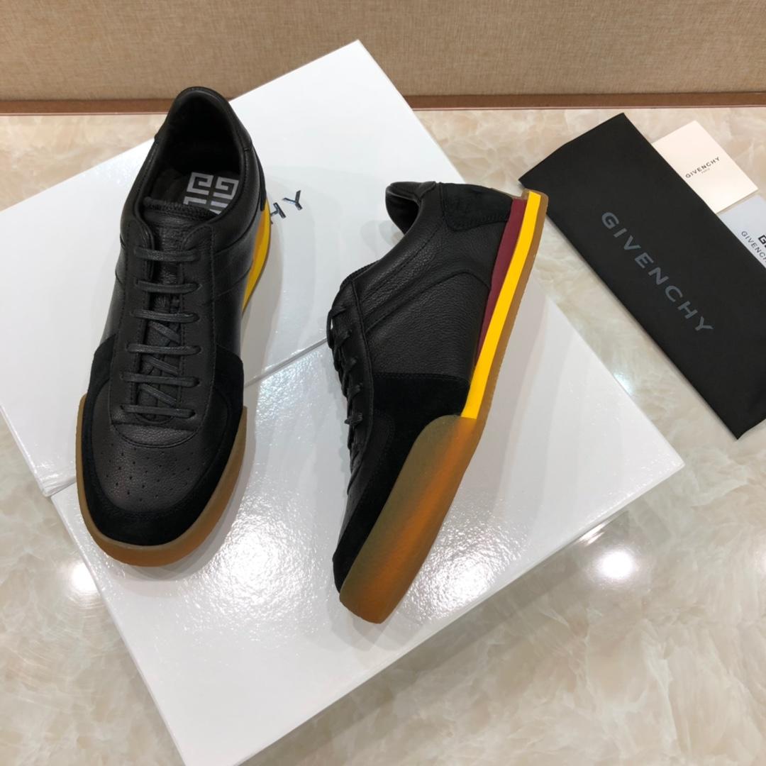 Givenchy Fashion Sneakers black and black suede with rubber sole MS07440