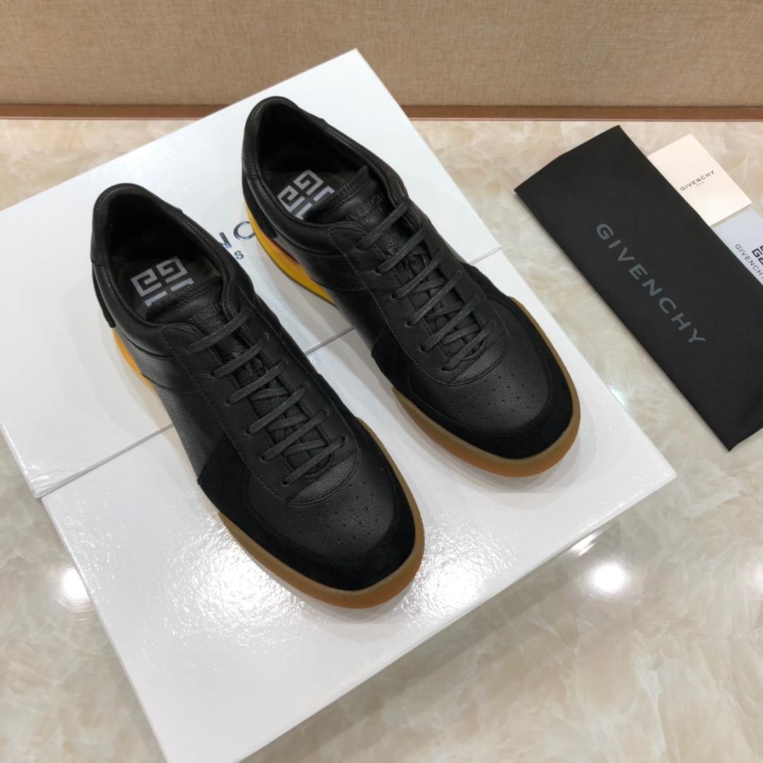 Givenchy Fashion Sneakers black and black suede with rubber sole MS07440