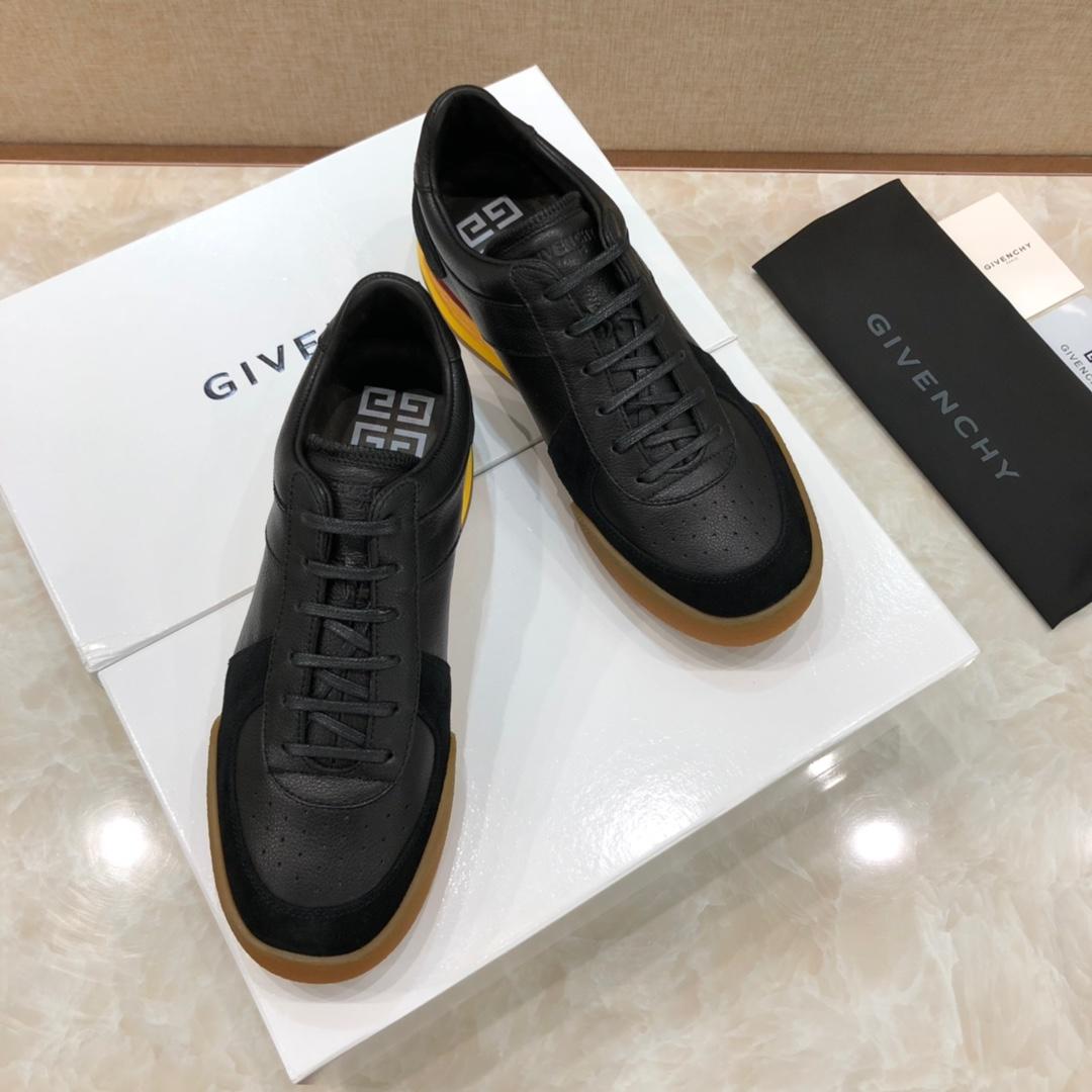 Givenchy Fashion Sneakers black and black suede with rubber sole MS07440