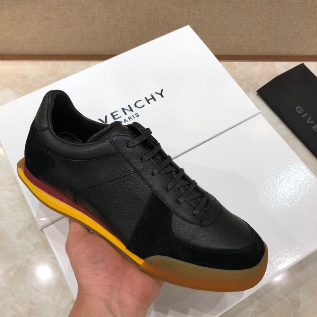 Givenchy Fashion Sneakers black and black suede with rubber sole MS07440