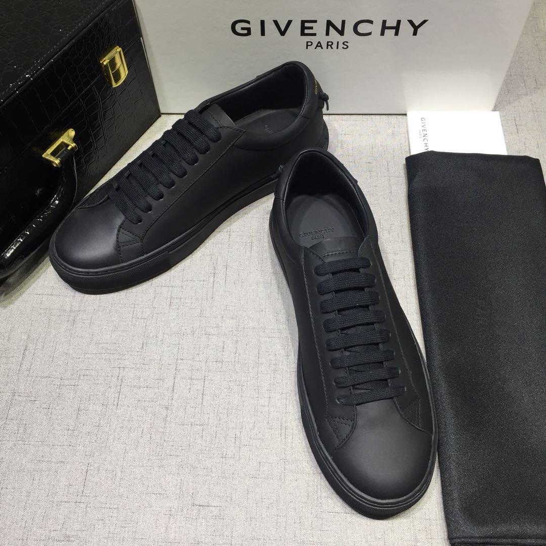 Givenchy Fashion Sneakers Black and black rubber sole with black heel MS07454