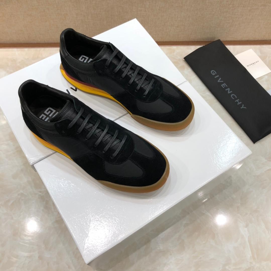 Givenchy Fashion Sneakers  Black and rubber sole with black tongue MS07437