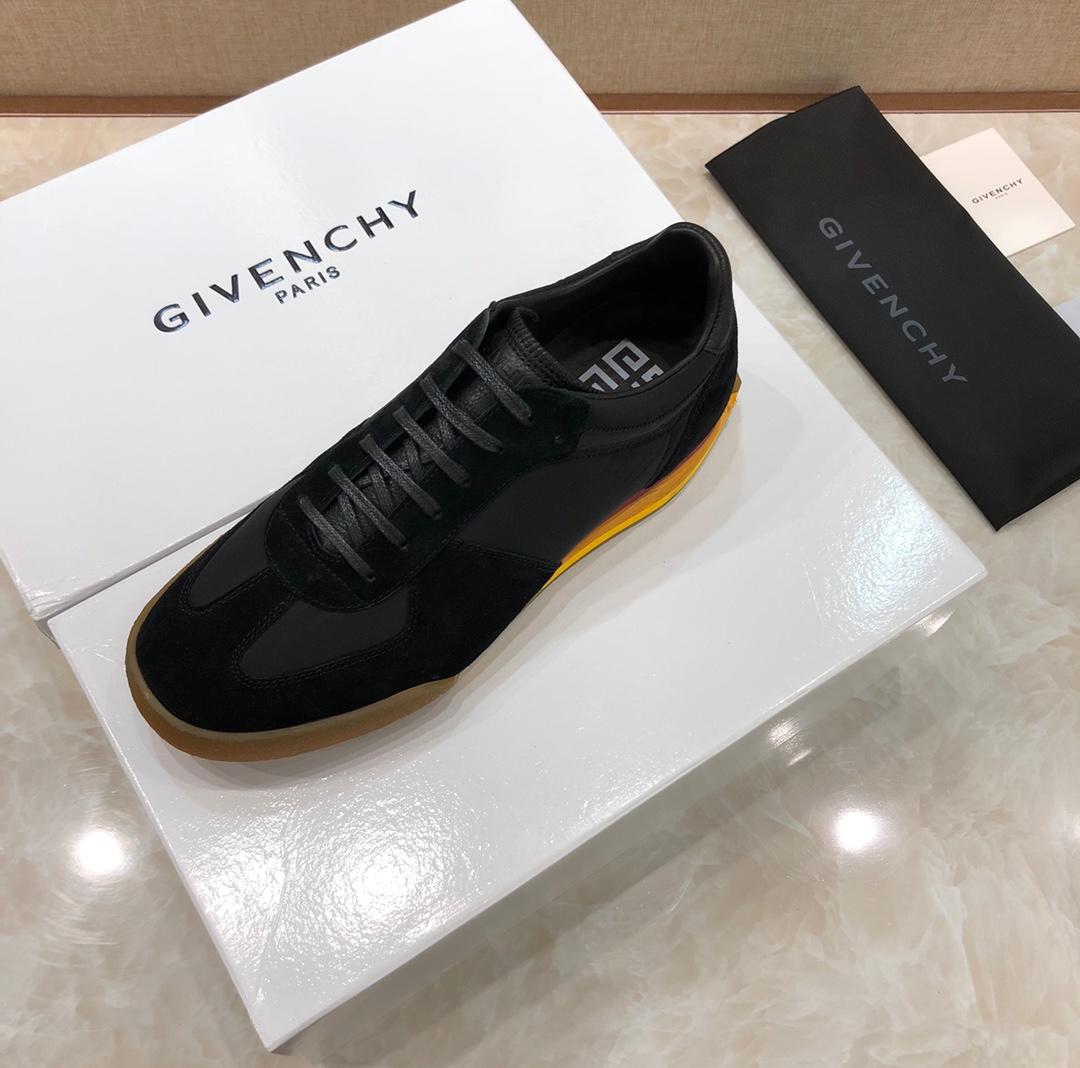 Givenchy Fashion Sneakers  Black and rubber sole with black tongue MS07437