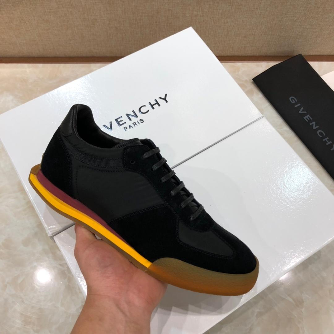 Givenchy Fashion Sneakers  Black and rubber sole with black tongue MS07437