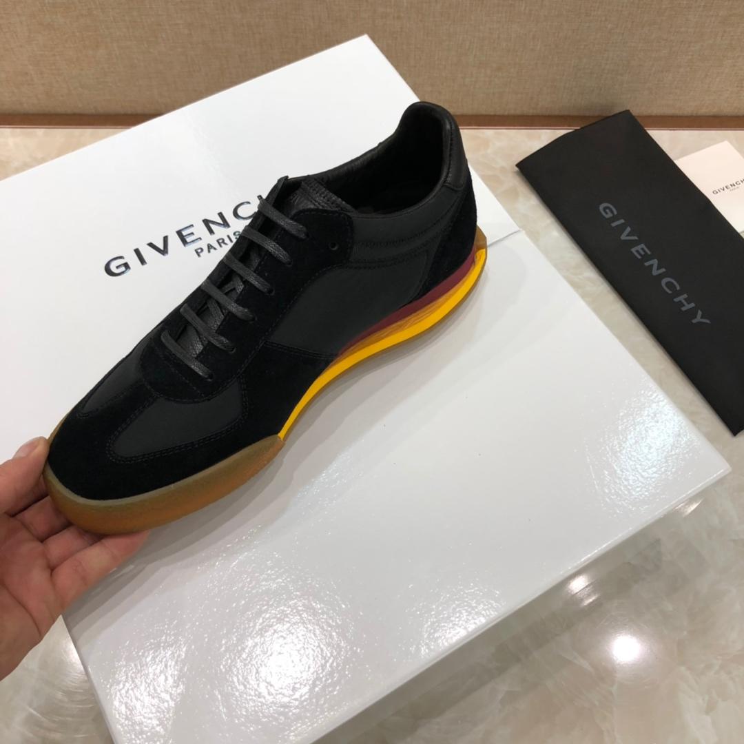 Givenchy Fashion Sneakers  Black and rubber sole with black tongue MS07437