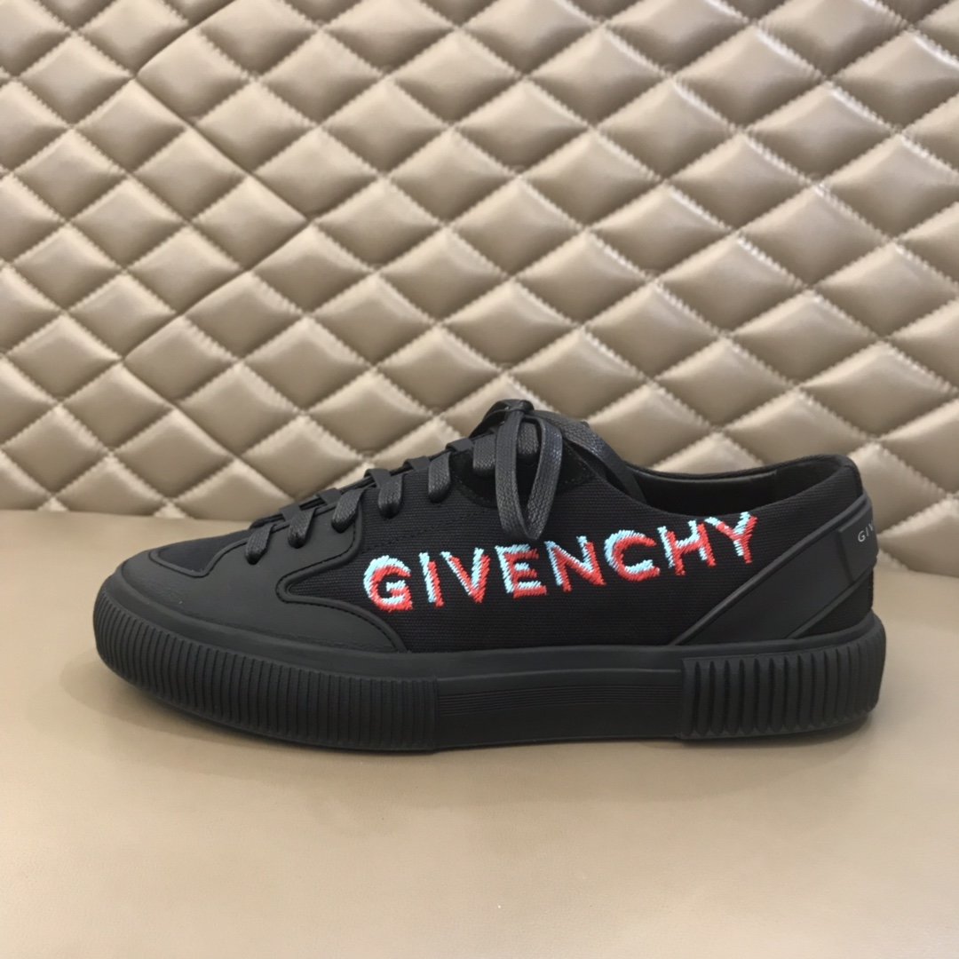 Givenchy  High Quality Sneakers Black and Fuchsia print MS021140