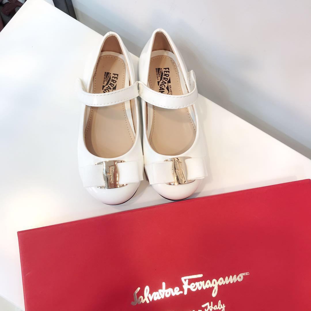 Ferragamo Mini Varina BS01057