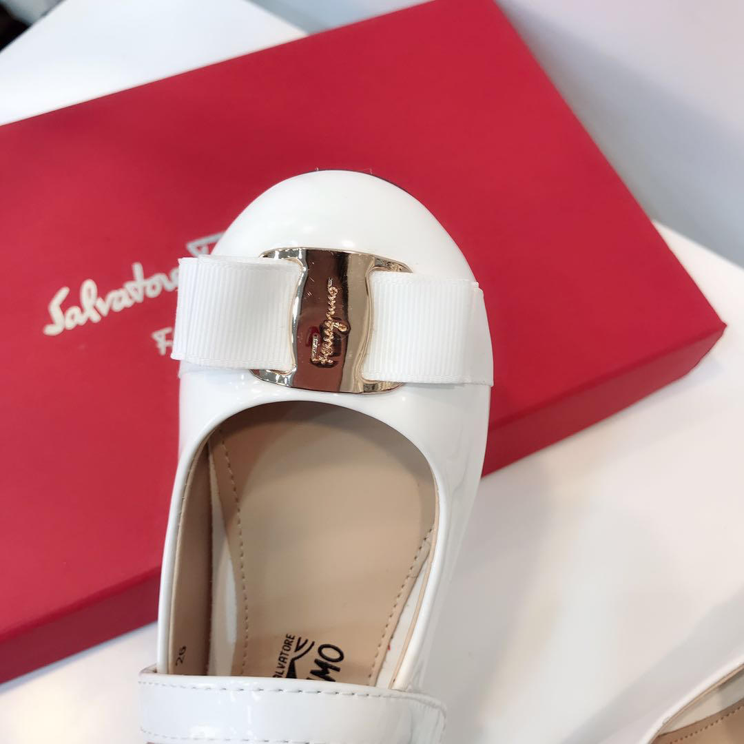 Ferragamo Mini Varina BS01057