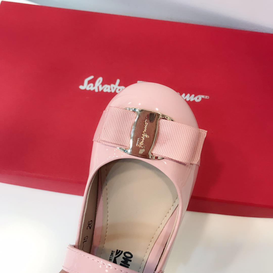 Ferragamo Mini Varina BS01055