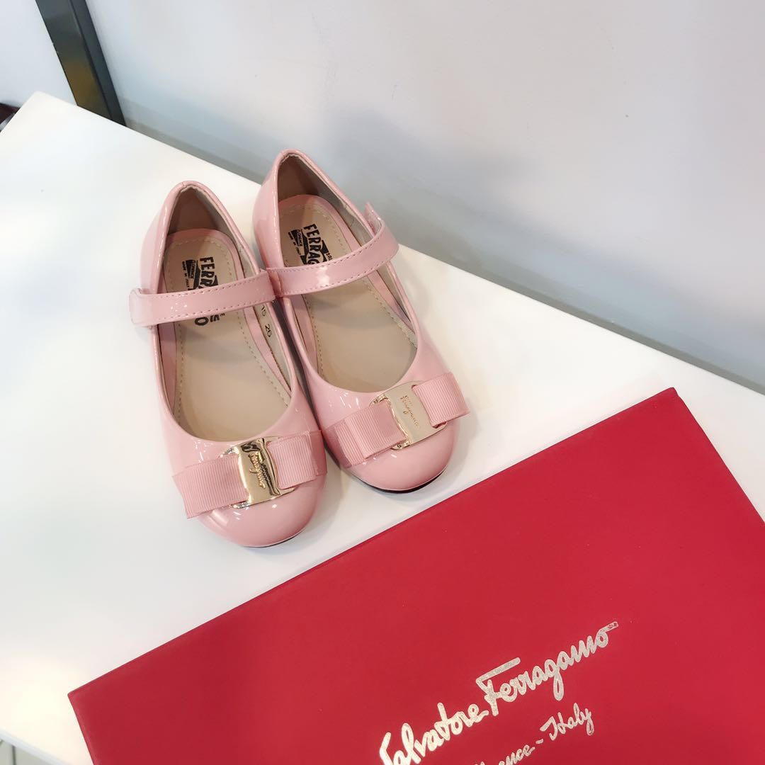 Ferragamo Mini Varina BS01055