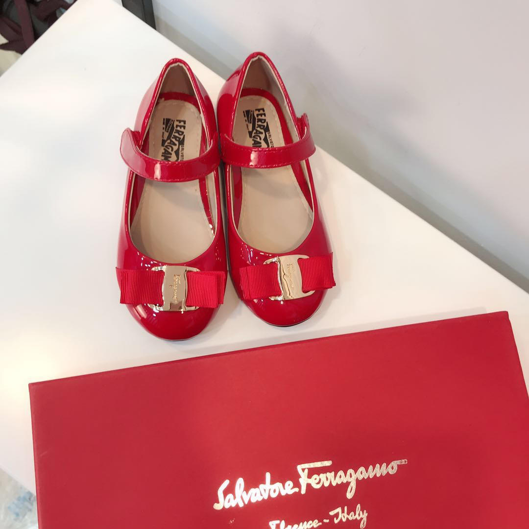 Ferragamo Mini Varina BS01054