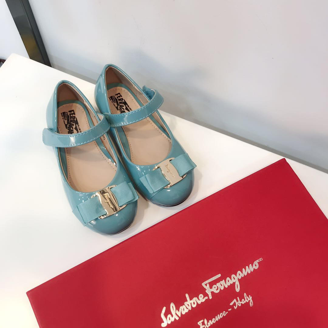 Ferragamo Mini Varina BS01053