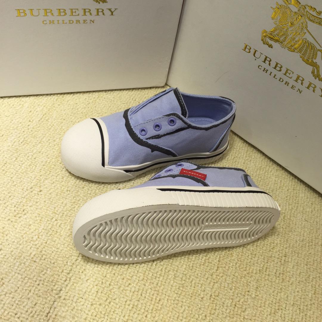 Burberry Vintage Check and Sneakers BS01038