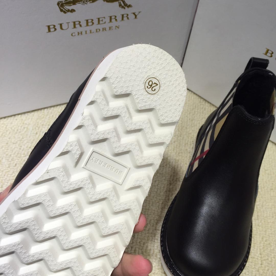 Burberry Vintage Check and High-top Sneakers BS01026
