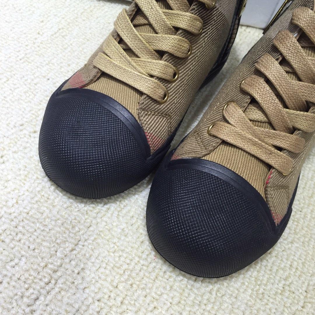 Burberry Vintage Check and High-top Sneakers BS01024