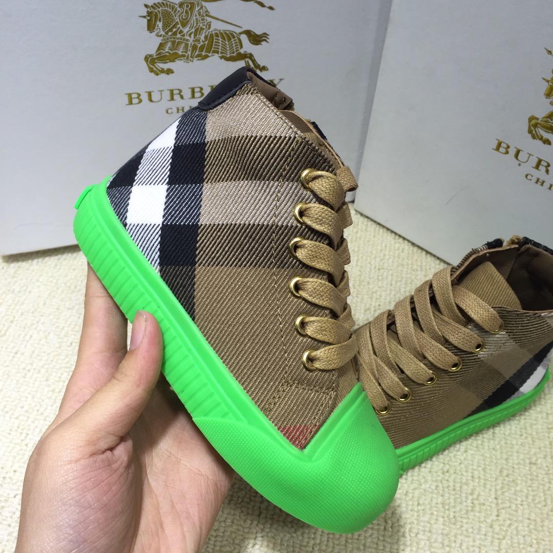 Burberry Vintage Check and High-top Sneakers BS01023