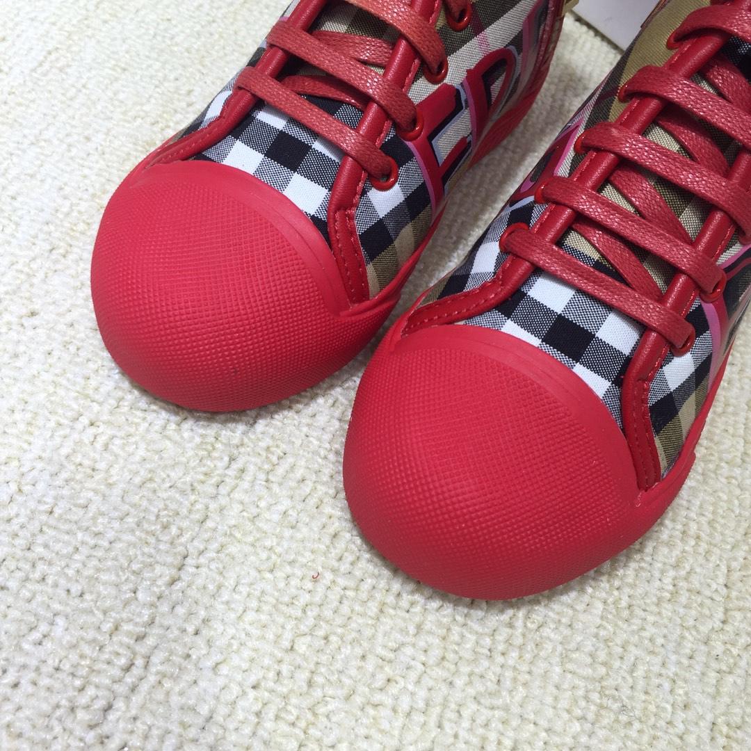 Burberry Vintage Check and High-top Sneakers BS01021