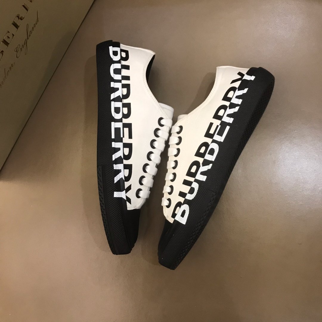 Burberry Low-top High Quality Sneakers White and Black rubber sole MS021131