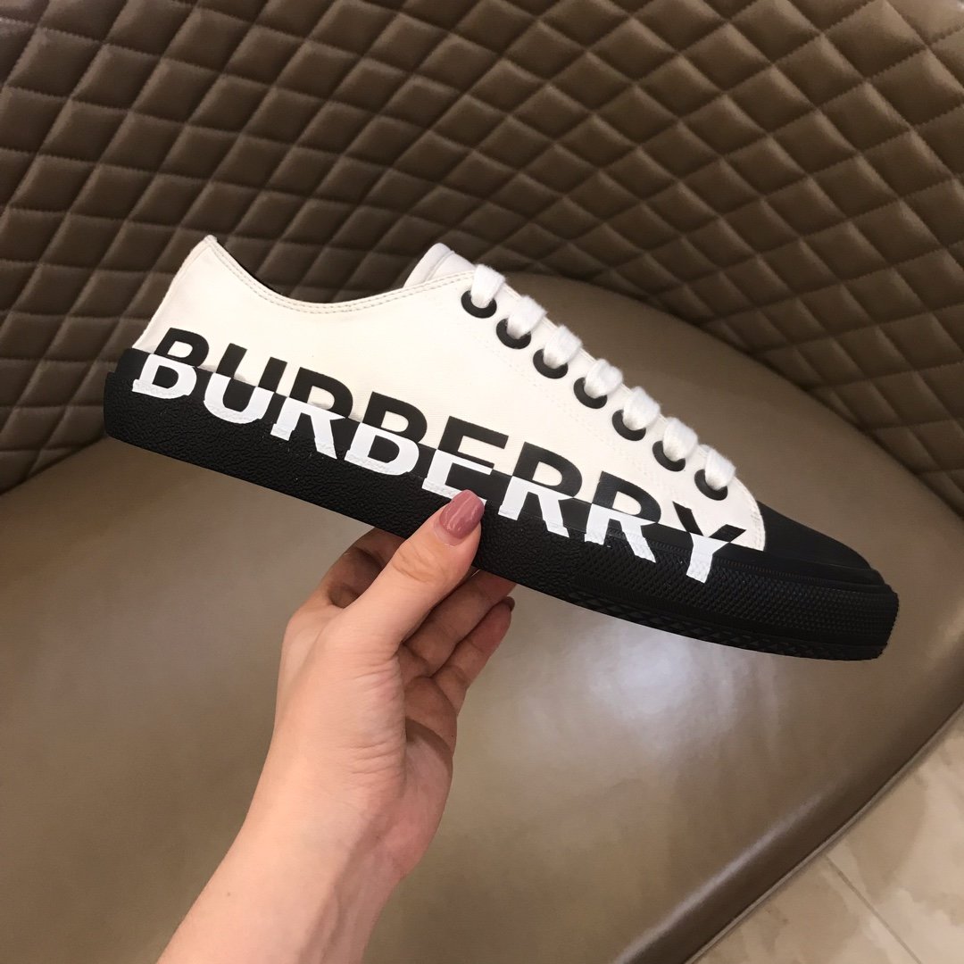 Burberry Low-top High Quality Sneakers White and Black rubber sole MS021131