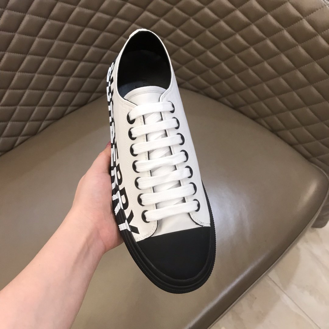 Burberry Low-top High Quality Sneakers White and Black rubber sole MS021131