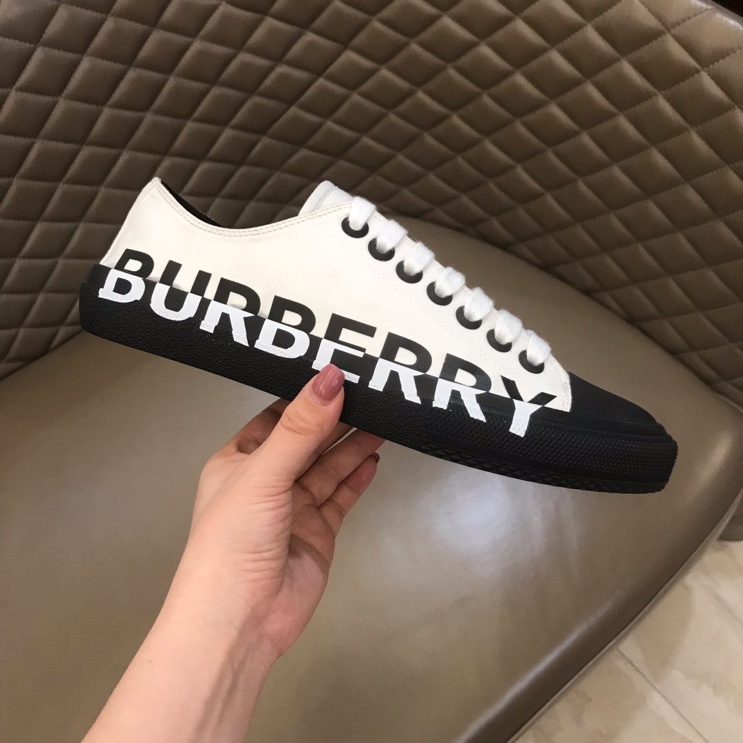 Burberry Low-top High Quality Sneakers White and Black rubber sole MS021131