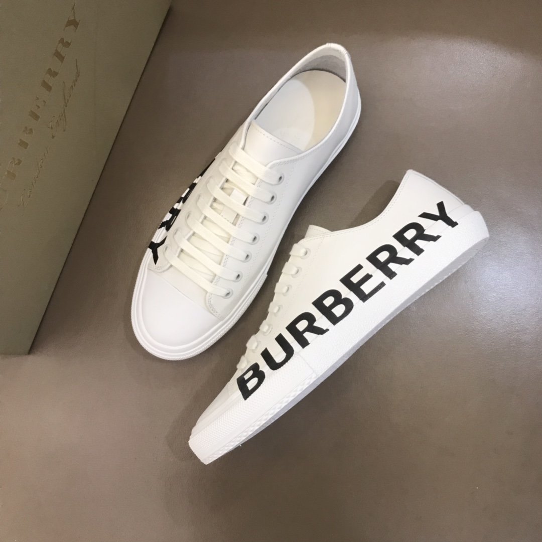 Burberry Low-top High Quality Sneakers White and Black print MS021134