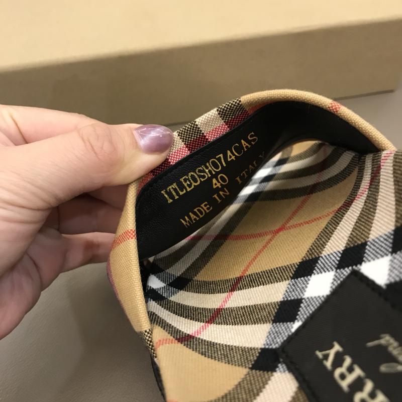 Burberry brown Slippers with colorful rainbow MS02584