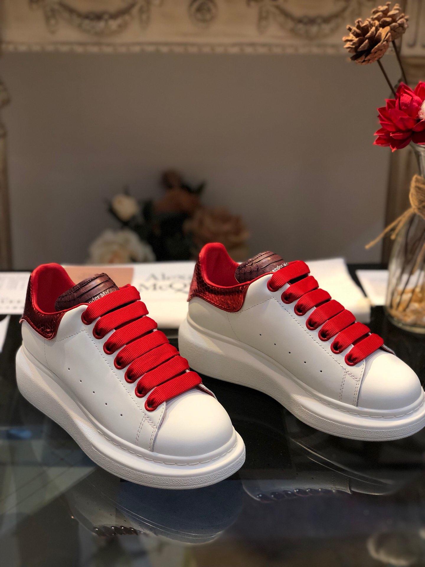 Alexander McQueen Fahion Sneakers White and red snake heel with burgundy tongue MS100011