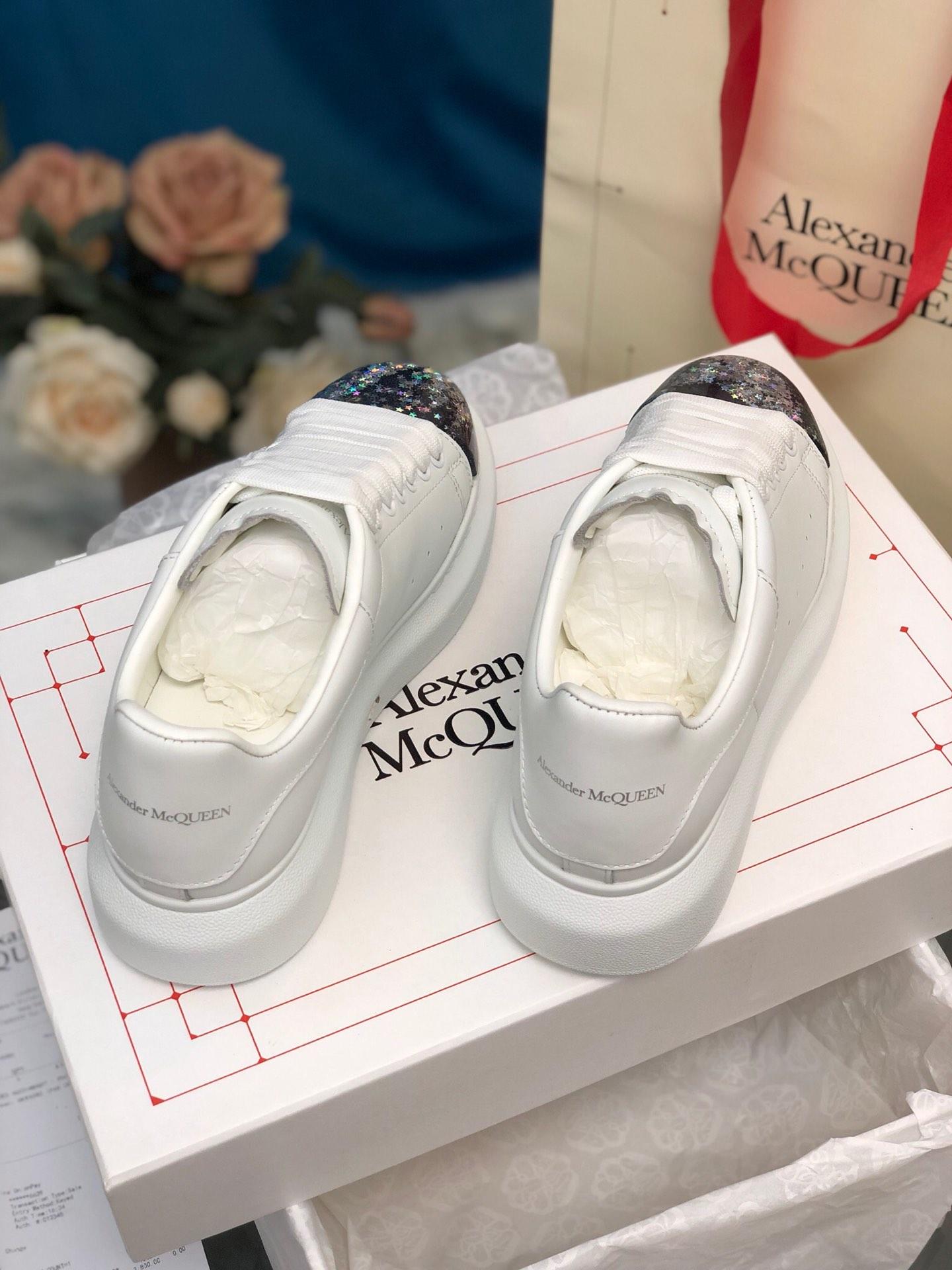 Alexander McQueen Fahion Sneakers White and colorful sequin toe MS100032