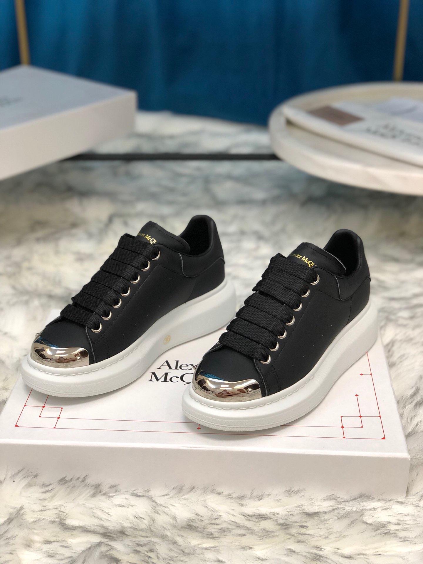 Alexander McQueen Fahion Sneakers Black and silver metal toe MS100036