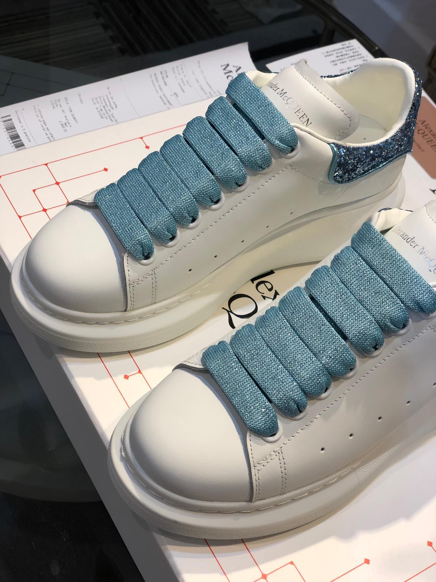 Alexander McQueen Fahion Sneaker White and sky blue glitter heel MS100044